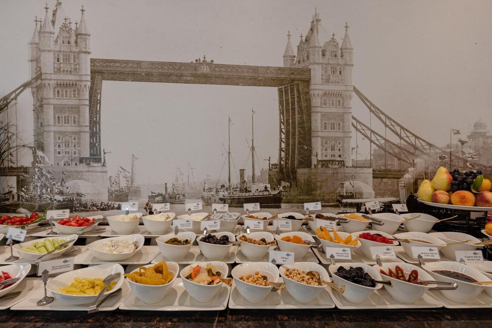 Hotel London 1889 Batoumi Extérieur photo